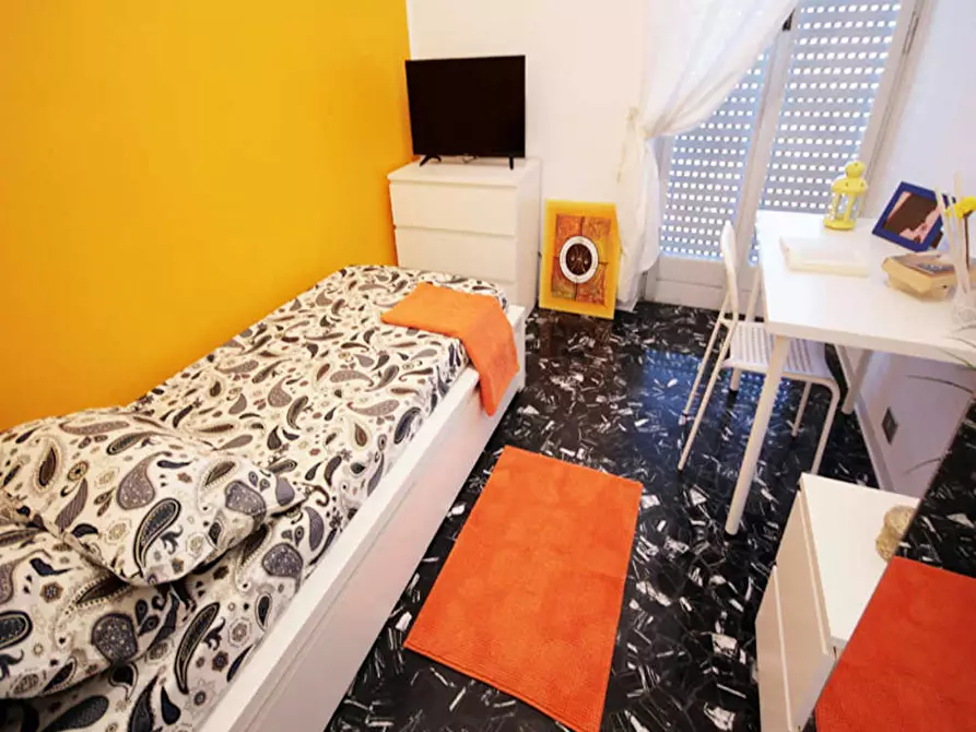 Immagine 1 di Camera in affitto  in Via Mauro Macchi a Milano