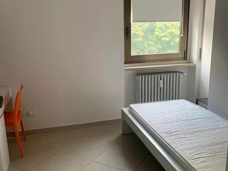 Immagine 1 di Camera in affitto  in Lungadige Capuleti a Verona