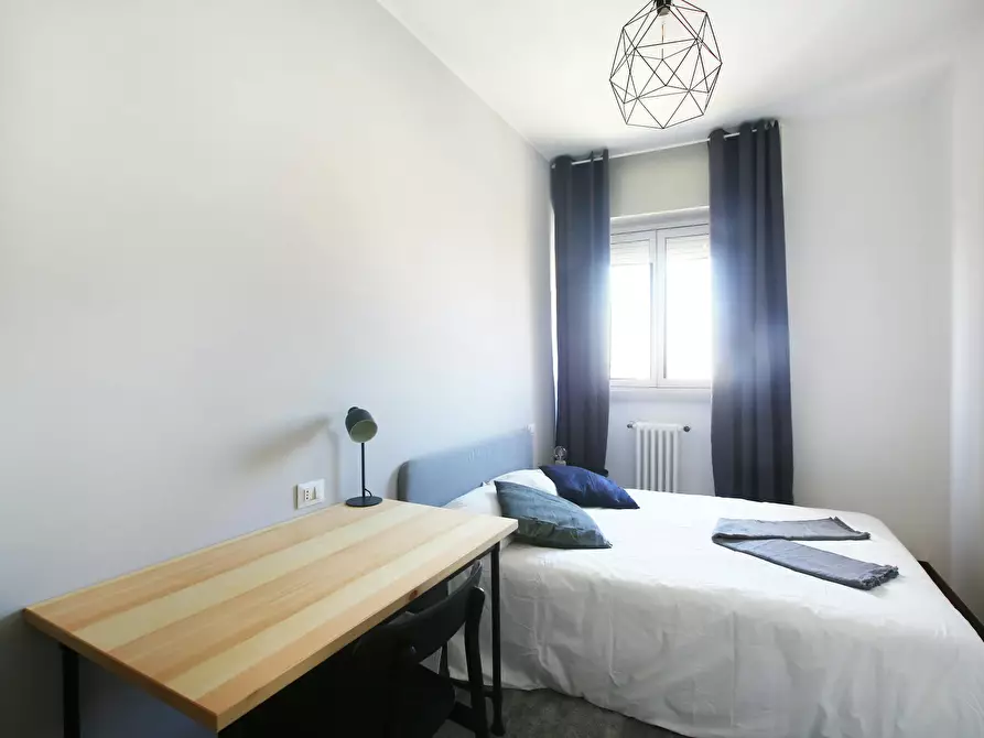 Immagine 2 di Camera in affitto  in Via Benjamin Constant a Milano