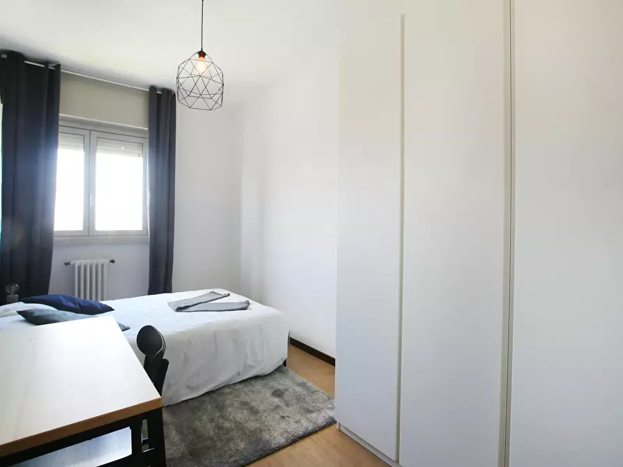 Immagine 6 di Camera in affitto  in Via Benjamin Constant a Milano
