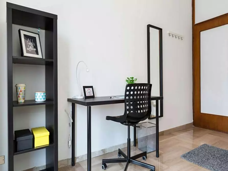 Immagine 8 di Camera in affitto  in Via Carlo Botta a Milano