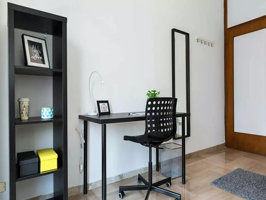 Immagine 9 di Camera in affitto  in Via Carlo Botta a Milano