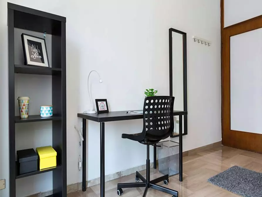 Immagine 9 di Camera in affitto  in Via Carlo Botta a Milano