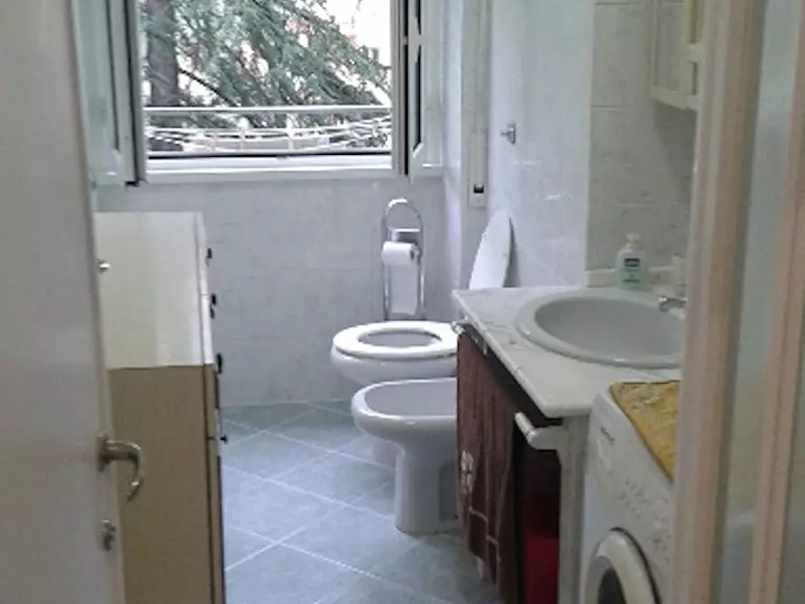 Immagine 5 di Camera in affitto  in Via Aquilonia a Roma