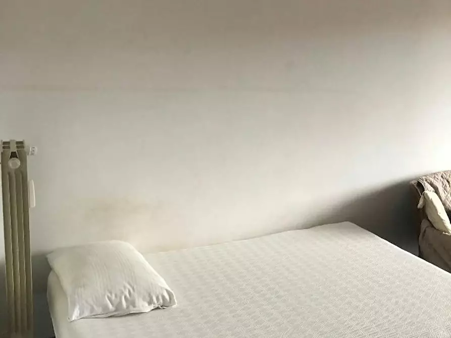 Immagine 1 di Camera in affitto  in Via Aquilonia a Roma