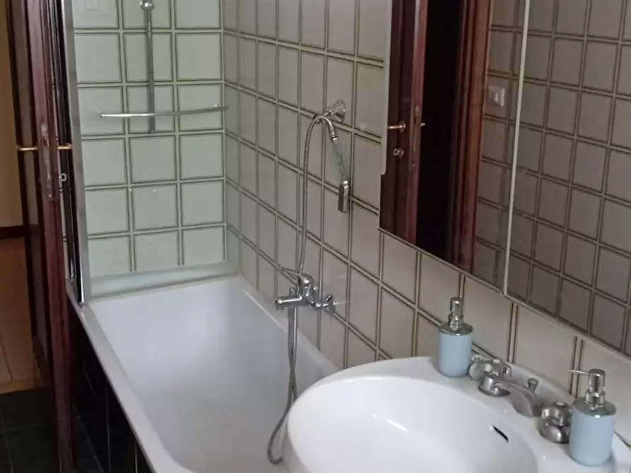 Immagine 10 di Camera in affitto  in Via della Pineta Sacchetti a Roma
