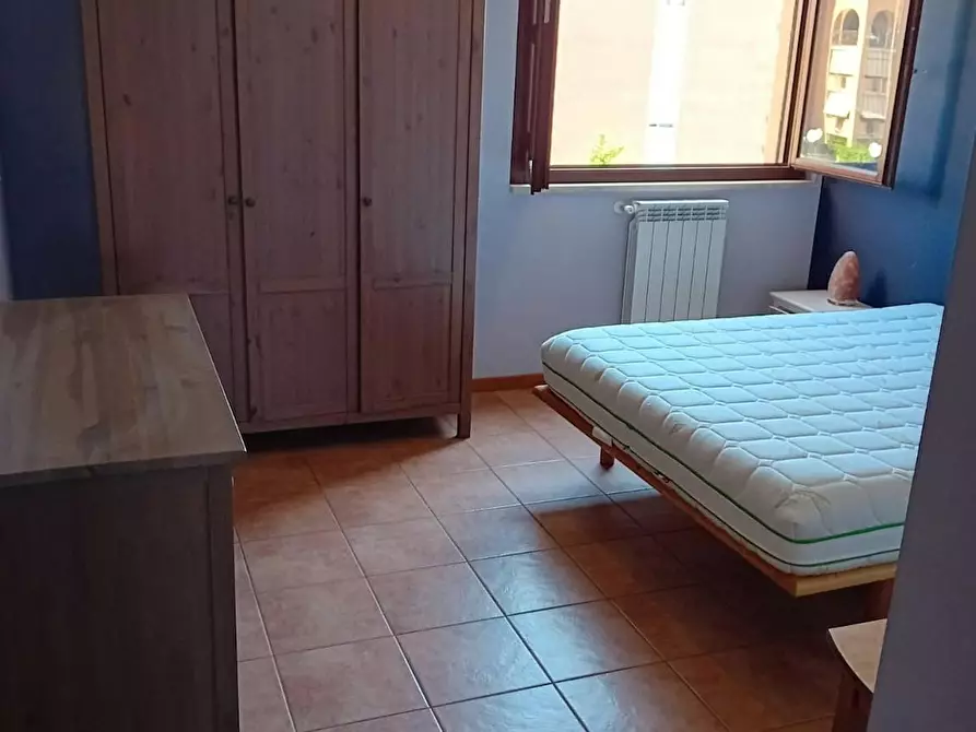 Immagine 1 di Camera in affitto  in Via Kiiciro Toyoda a Roma