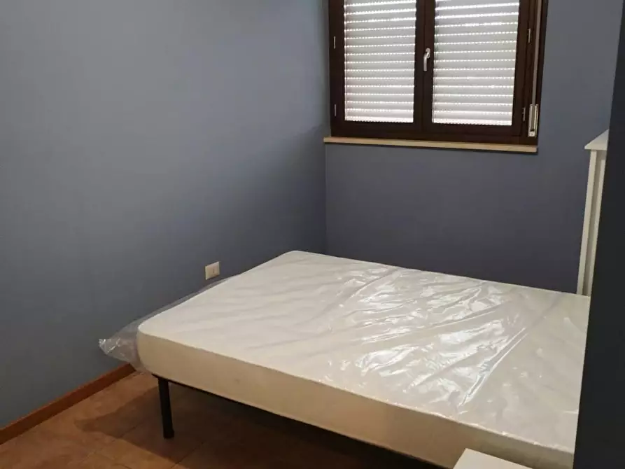 Immagine 4 di Camera in affitto  in Via Kiiciro Toyoda a Roma