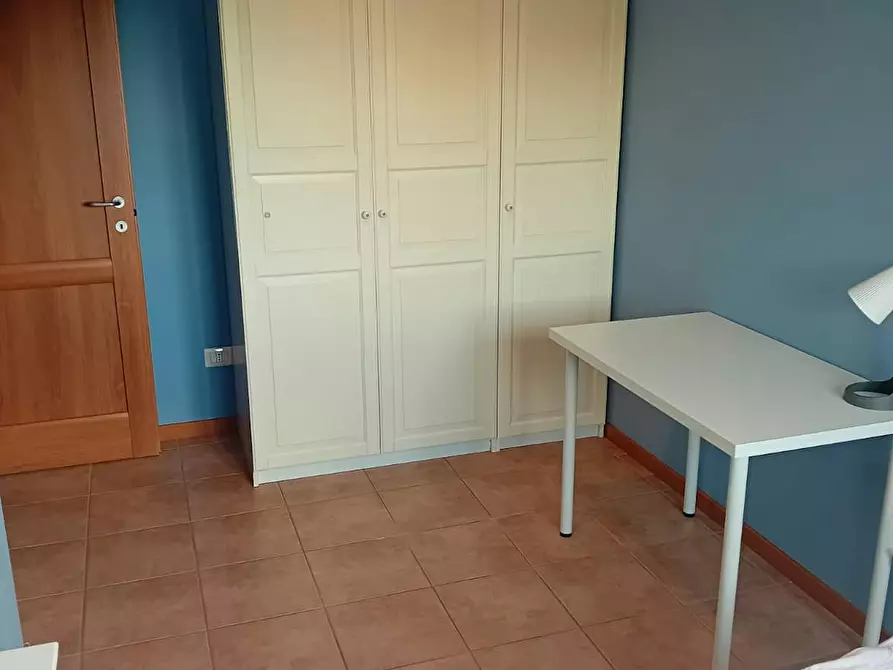 Immagine 2 di Camera in affitto  in Via Kiiciro Toyoda a Roma