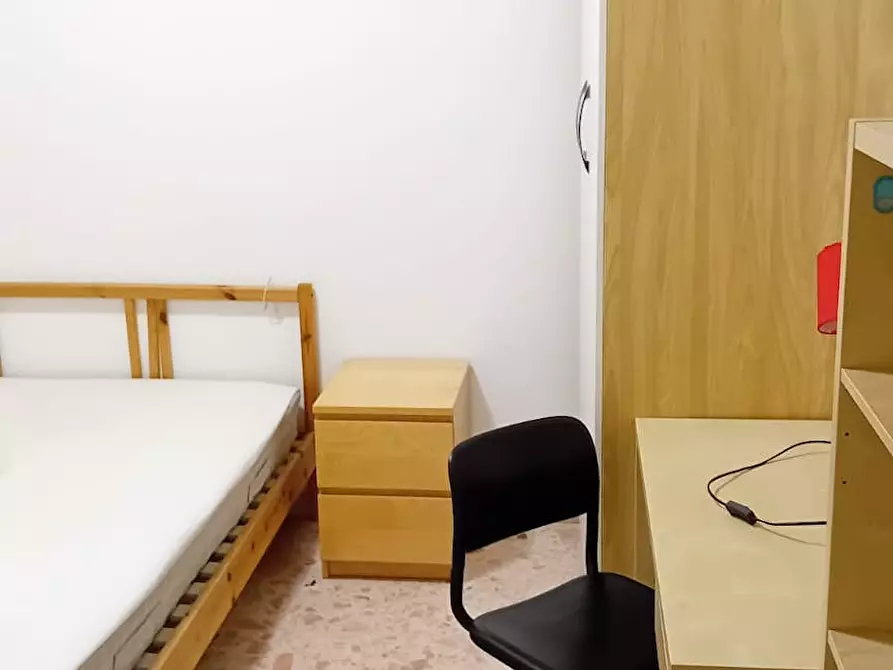 Immagine 1 di Camera in affitto  in Via Felice Poggi a Roma