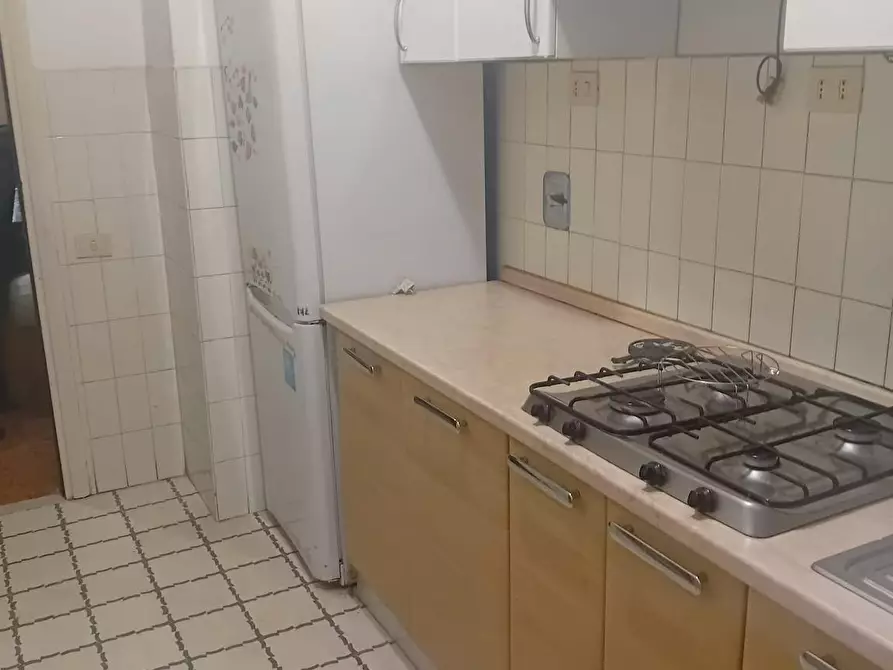 Immagine 4 di Camera in affitto  in Via Felice Poggi a Roma