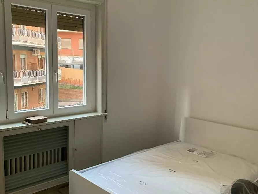 Immagine 3 di Camera in affitto  in Via di San Tommaso d'Aquino a Roma