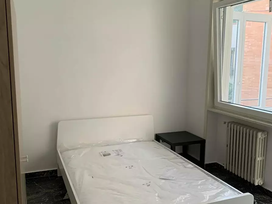 Immagine 3 di Camera in affitto  in Via di San Tommaso d'Aquino a Roma