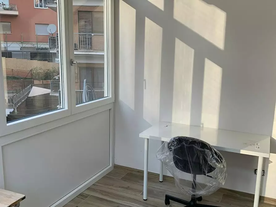 Immagine 2 di Camera in affitto  in Via di San Tommaso d'Aquino a Roma