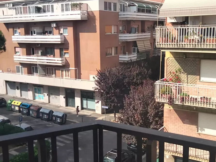 Immagine 9 di Camera in affitto  in Via Felice Poggi a Roma