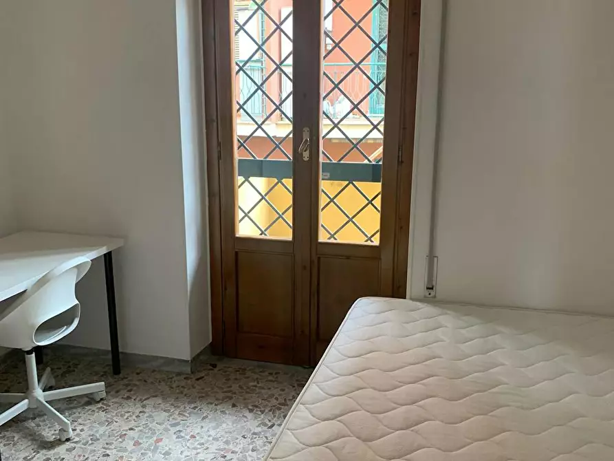 Immagine 1 di Camera in affitto  in Via della Farfalla a Roma