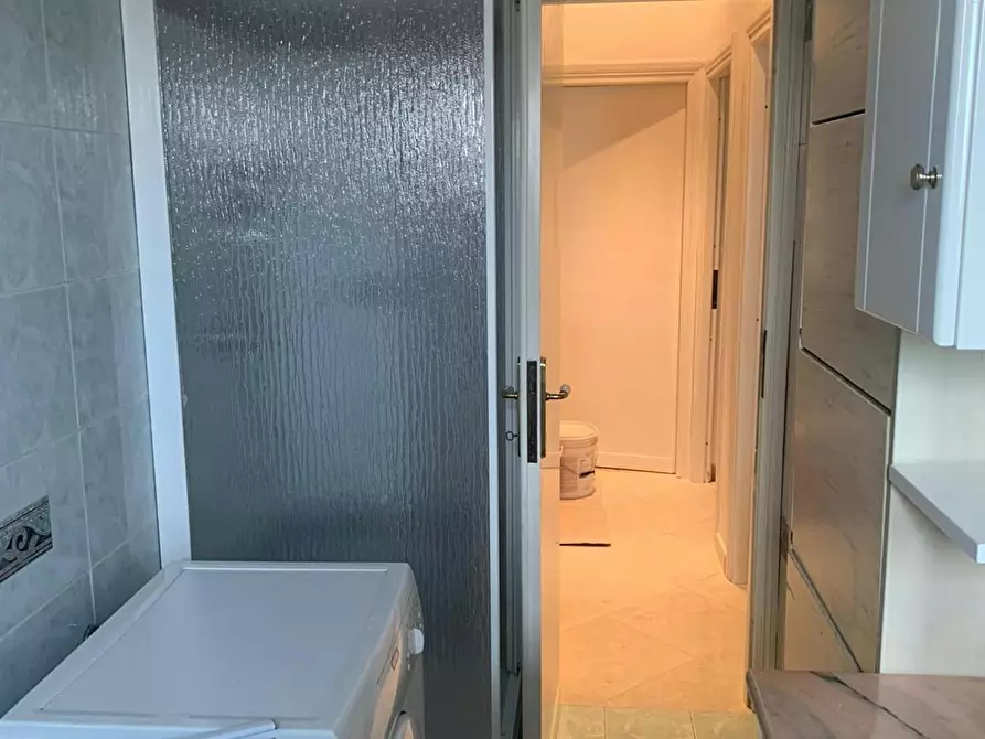 Immagine 4 di Camera in affitto  in Via della Farfalla a Roma