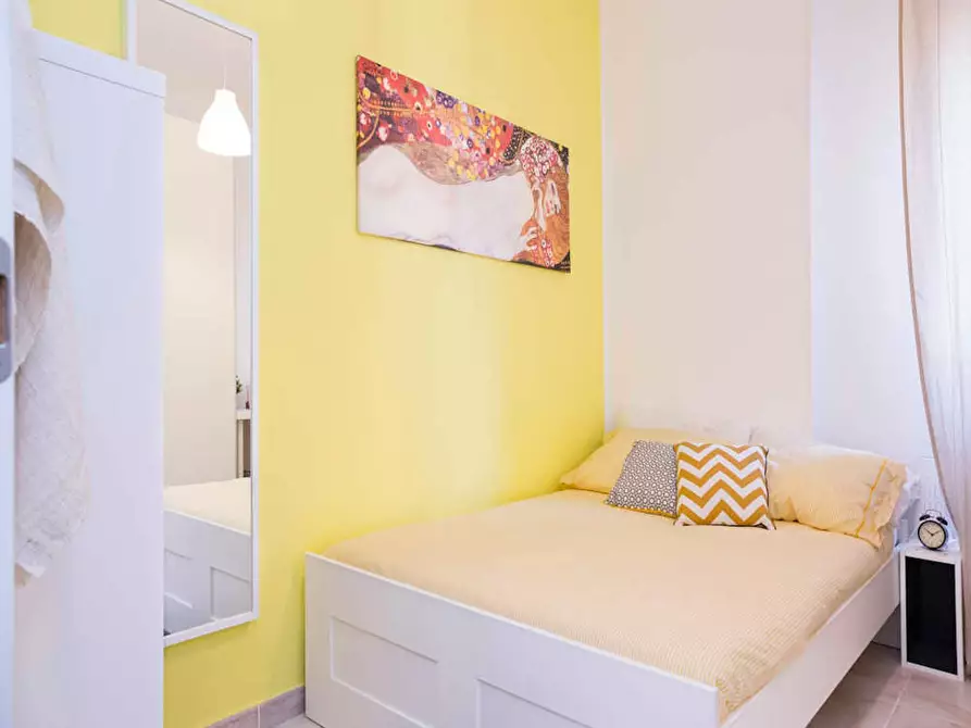 Immagine 1 di Camera in affitto  in Via Salvatore Barzilai a Milano