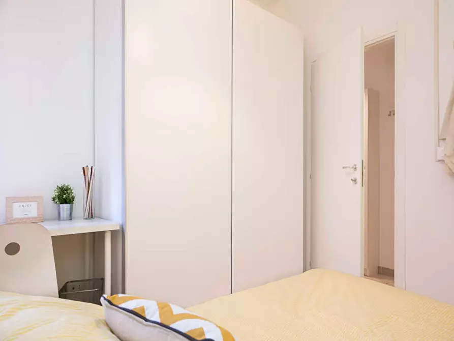 Immagine 5 di Camera in affitto  in Via Salvatore Barzilai a Milano