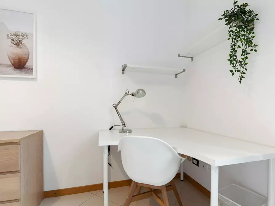 Immagine 5 di Camera in affitto  in Via Correggio a Milano