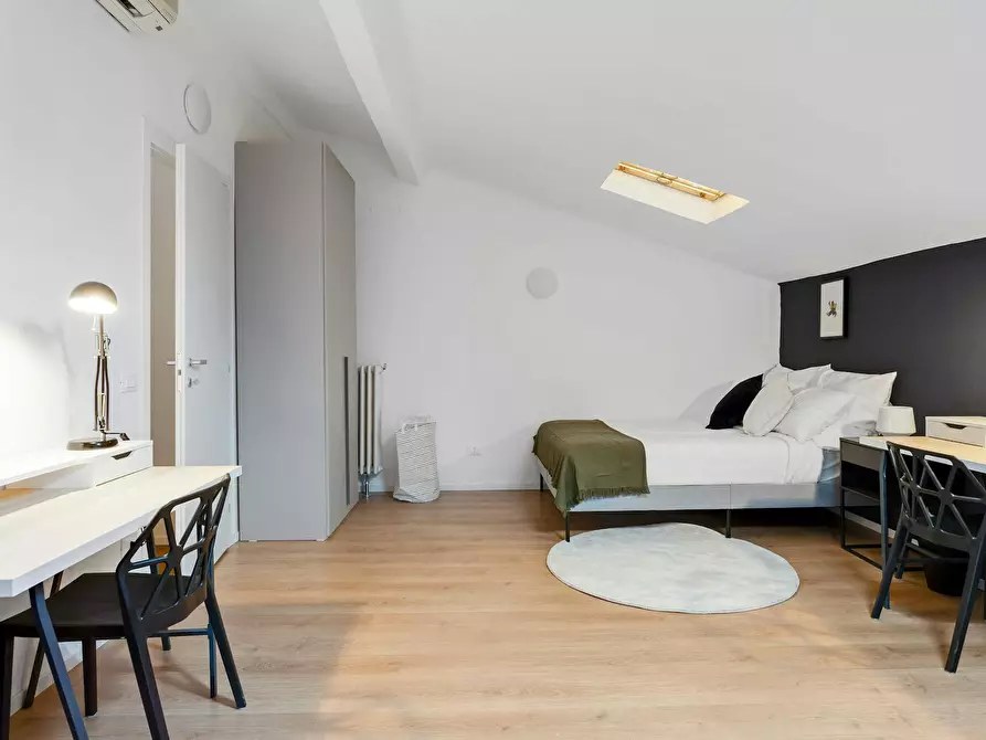 Immagine 2 di Camera condivisa in affitto  in Via Quarnero a Milano