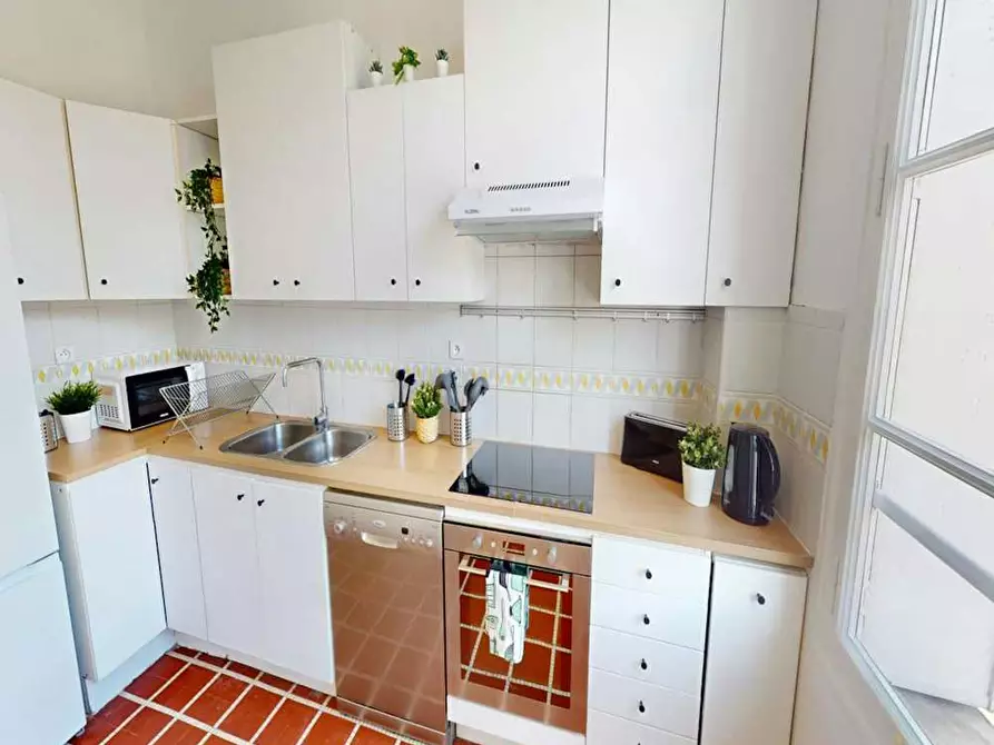 Immagine 8 di Camera in affitto  in Rue du Jardin public a Bordeaux