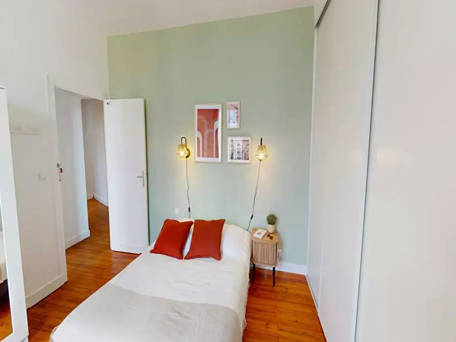 Immagine 4 di Camera in affitto  in Rue du Jardin public a Bordeaux