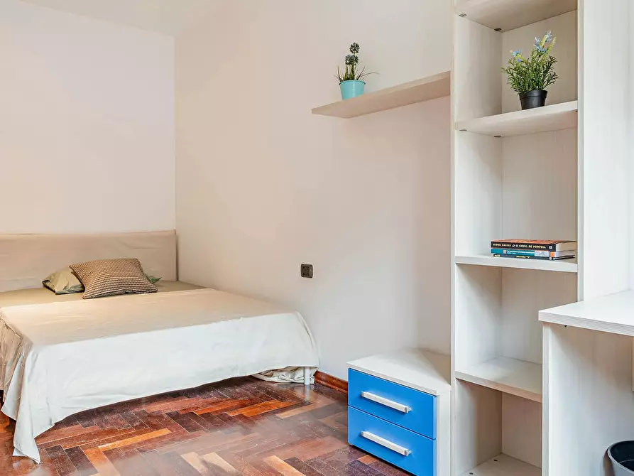 Immagine 1 di Camera in affitto  in Via Sesto San Giovanni a Milano