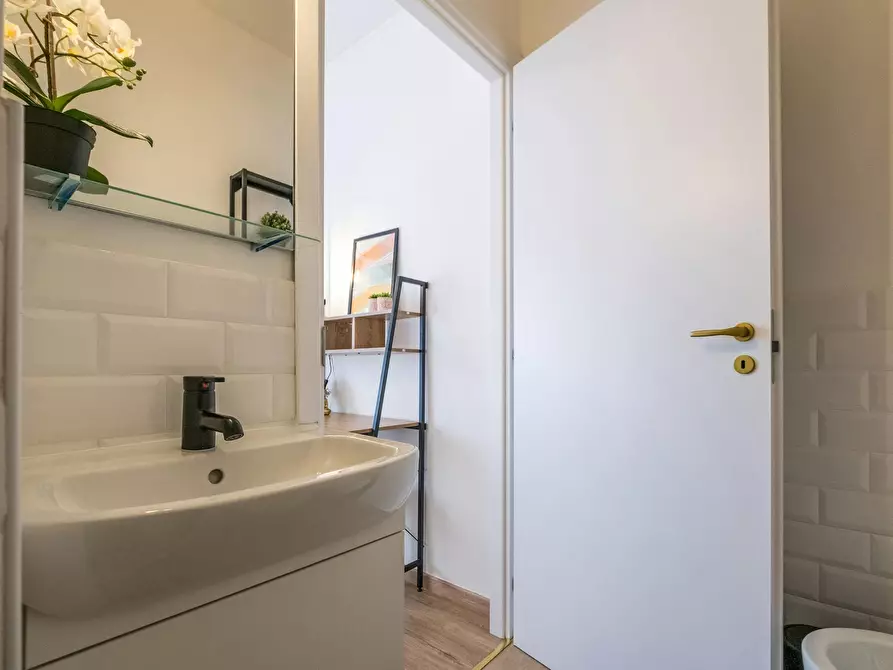 Immagine 7 di Camera in affitto  in Via Sebino a Milano