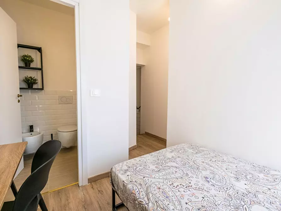 Immagine 4 di Camera in affitto  in Via Sebino a Milano