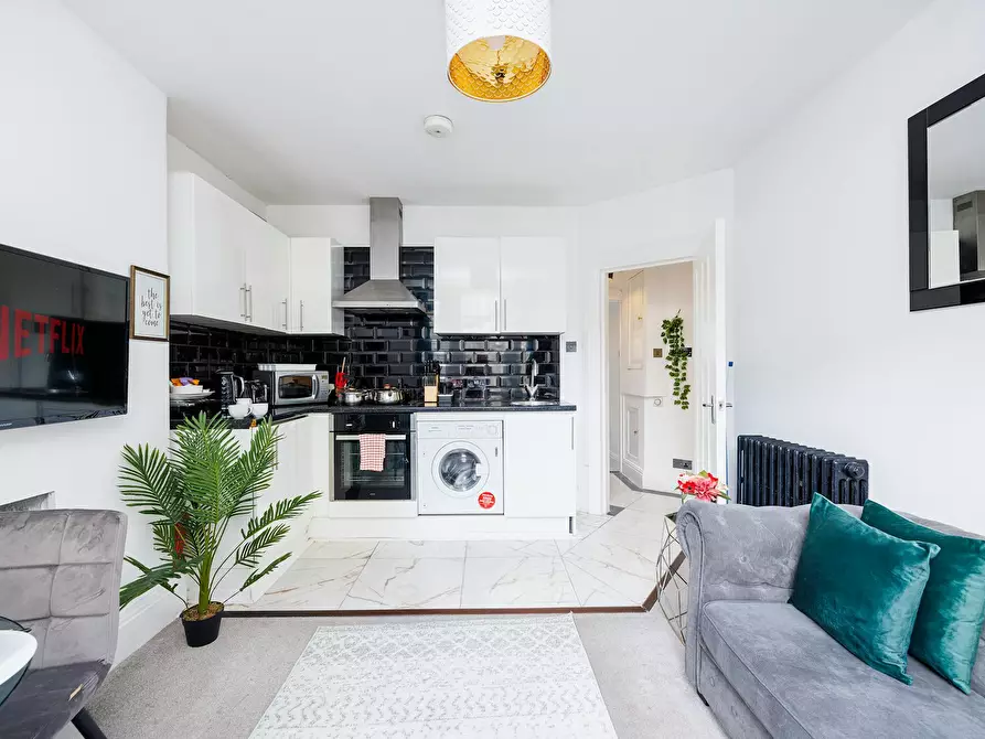 Immagine 2 di Casa indipendente in affitto  in Marshalsea Road a Camberwell