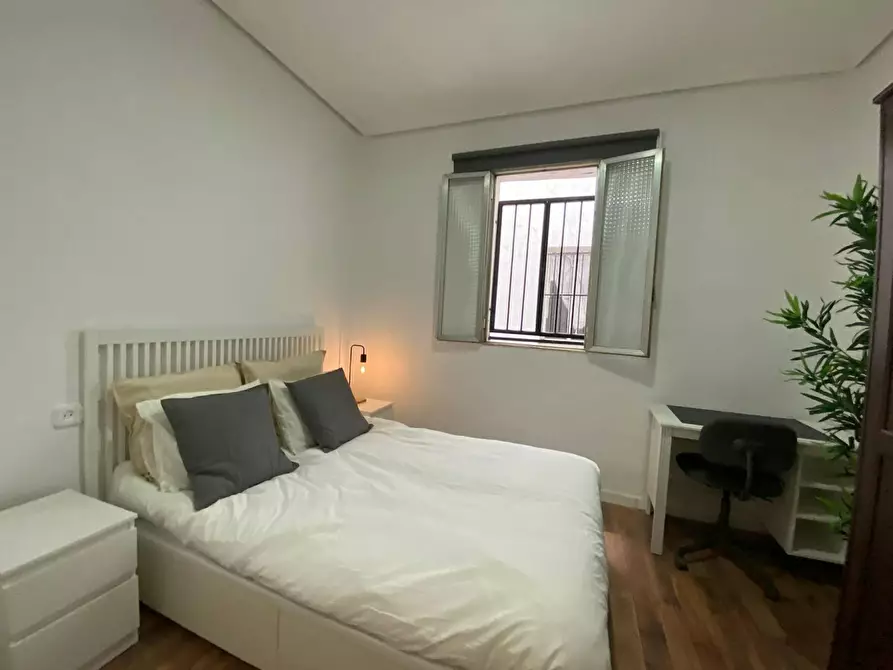 Immagine 2 di Camera in affitto  in Calle de Santa Polonia a Madrid