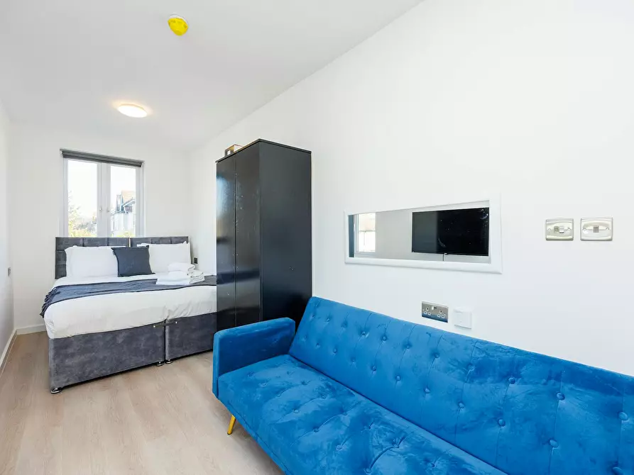 Immagine 2 di Casa indipendente in affitto  in Bridge Lane a Barnet