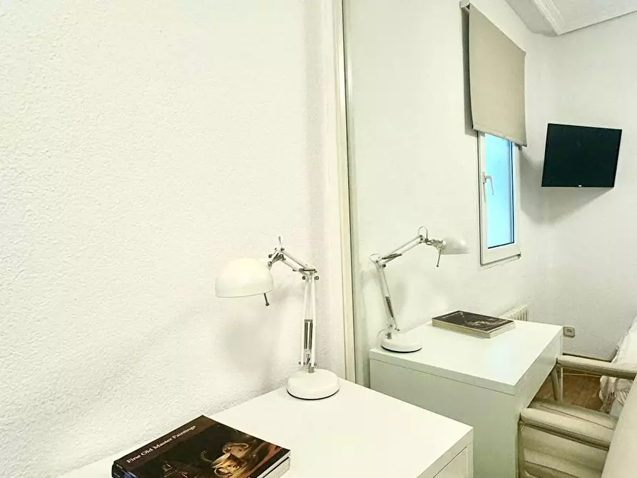Immagine 3 di Camera in affitto  in Calle de Cea Bermúdez a Madrid