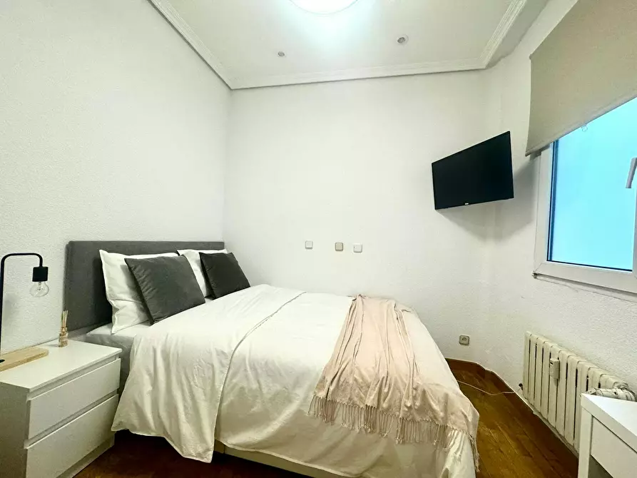 Immagine 9 di Camera in affitto  in Calle de Cea Bermúdez a Madrid