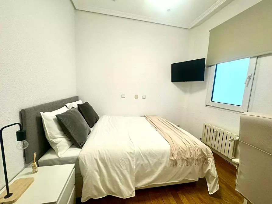 Immagine 10 di Camera in affitto  in Calle de Cea Bermúdez a Madrid