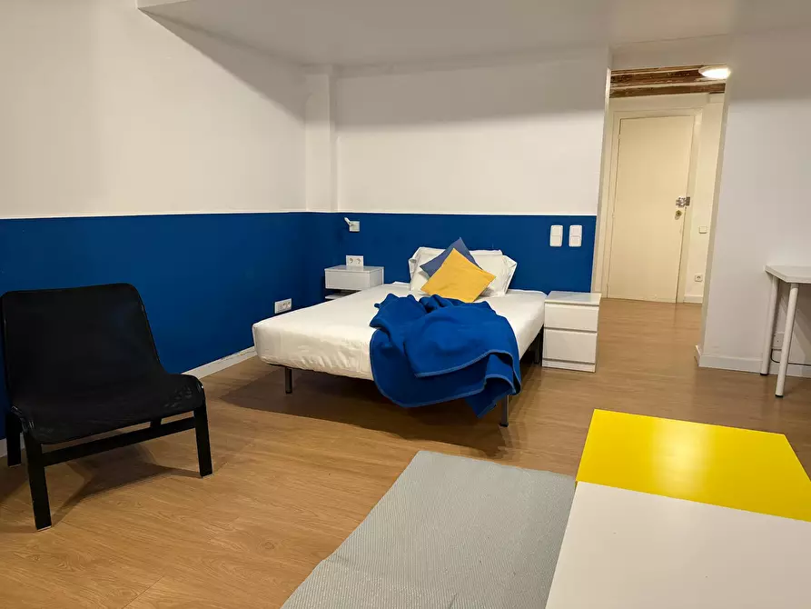 Immagine 2 di Appartamento in affitto  in Carrer de Ferran a Barcelona