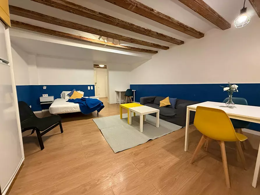 Immagine 3 di Appartamento in affitto  in Carrer de Ferran a Barcelona