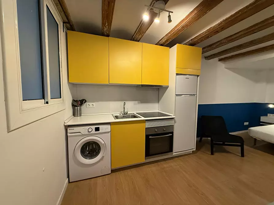 Immagine 8 di Appartamento in affitto  in Carrer de Ferran a Barcelona