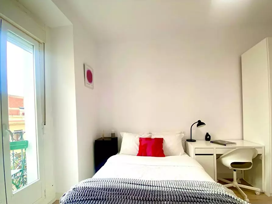 Immagine 5 di Camera in affitto  in Calle de Redondilla a Madrid