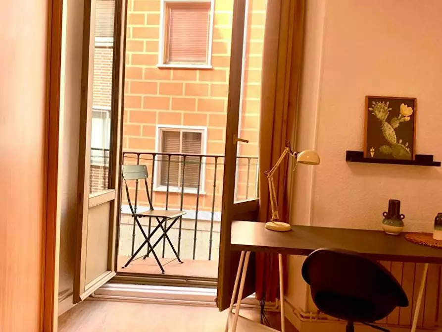 Immagine 7 di Camera in affitto  in Calle de la Villa a Madrid
