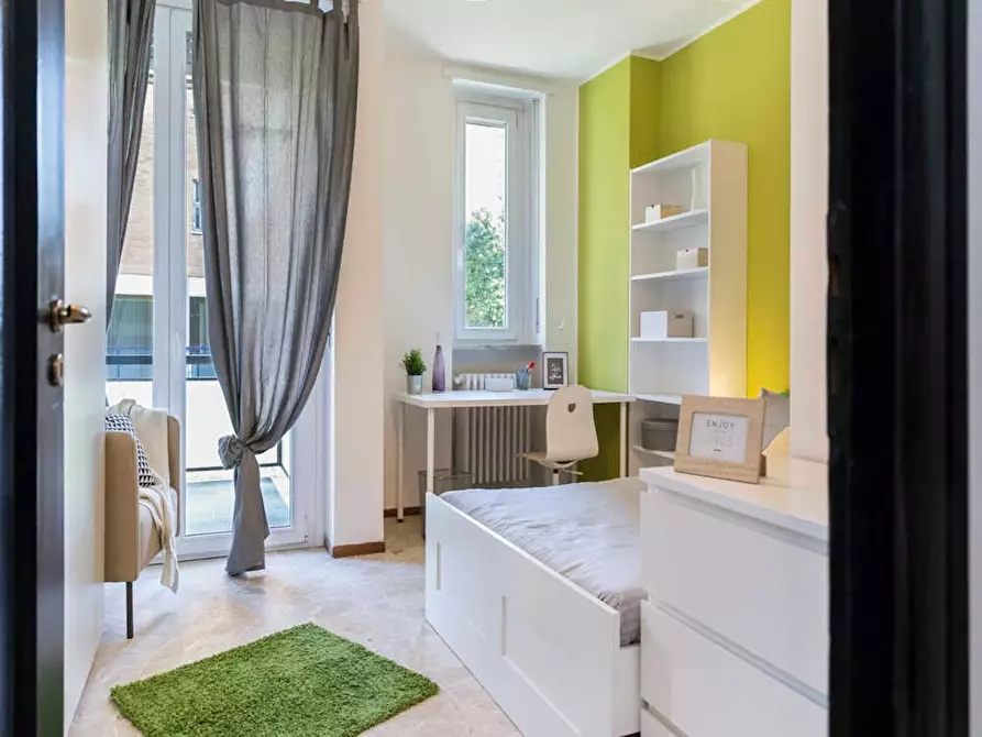 Immagine 1 di Camera in affitto  in Via delle Acacie a Buccinasco