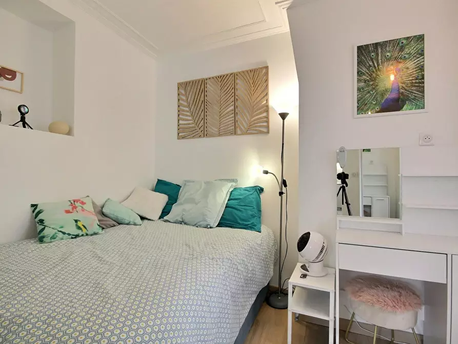 Immagine 2 di Appartamento in affitto  in Rue de Saintonge a Paris 03