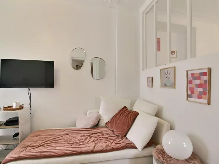 Immagine 6 di Appartamento in affitto  in Rue de Saintonge a Paris 03