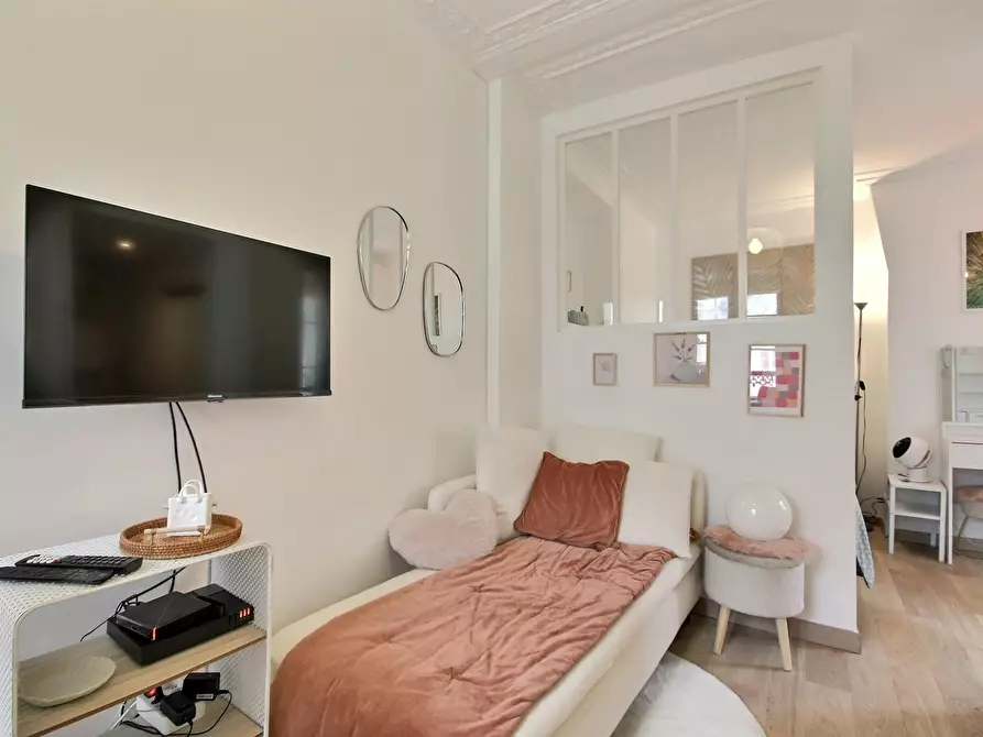 Immagine 5 di Appartamento in affitto  in Rue de Saintonge a Paris 03
