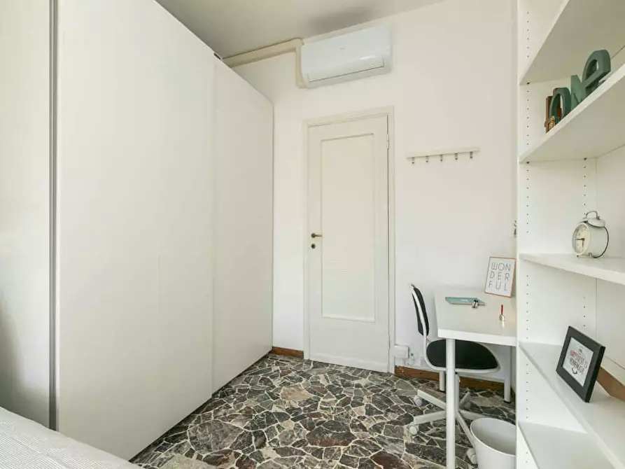 Immagine 2 di Camera in affitto  in Via Monte Bianco a Milano