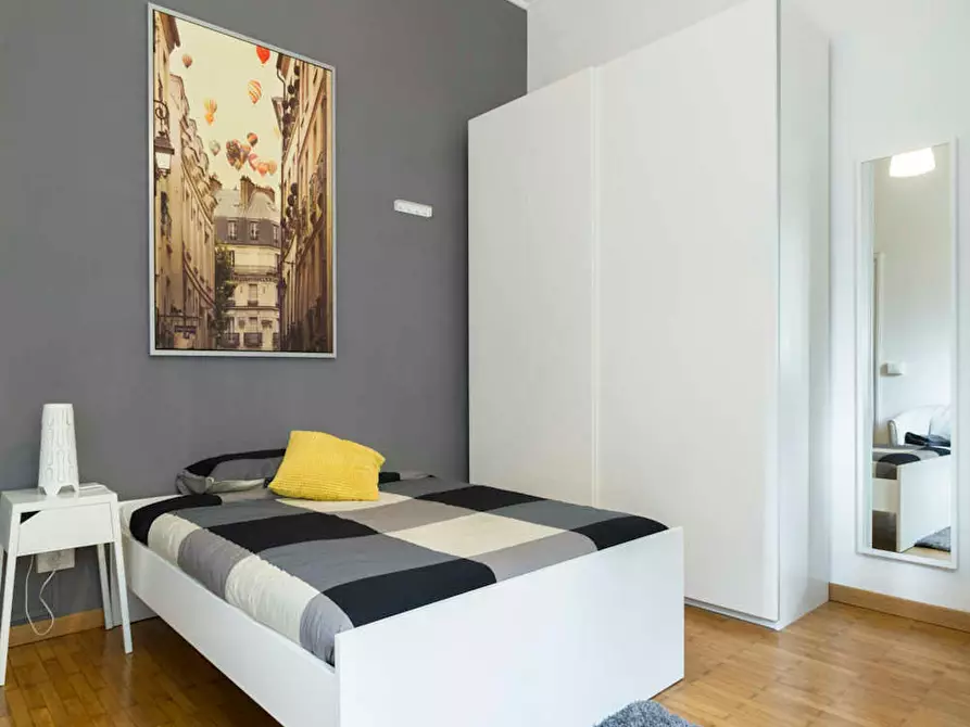 Immagine 2 di Camera in affitto  in Via Tarquinio Prisco a Milano