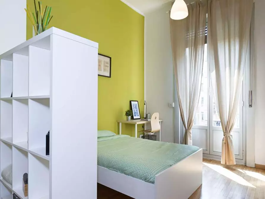 Immagine 8 di Camera in affitto  in Via Tarquinio Prisco a Milano