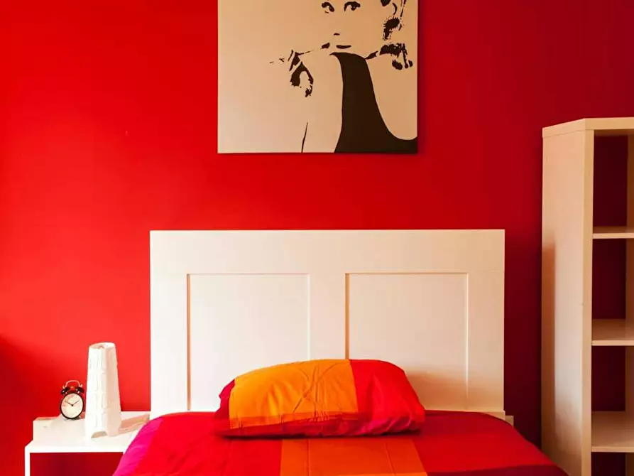 Immagine 3 di Camera in affitto  in Via Belmeloro a Bologna