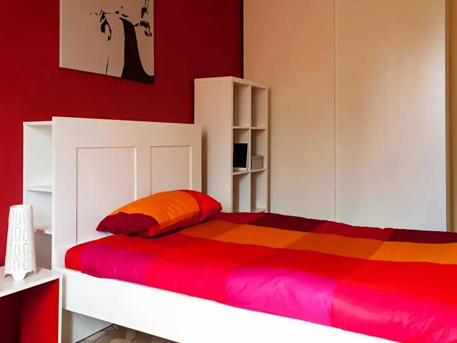 Immagine 4 di Camera in affitto  in Via Belmeloro a Bologna